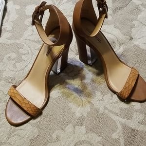 Open toe highheel shoes